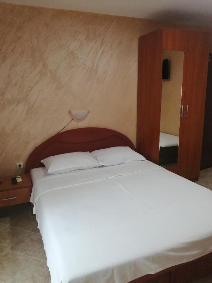 Apartmani In Budva Buitenkant foto