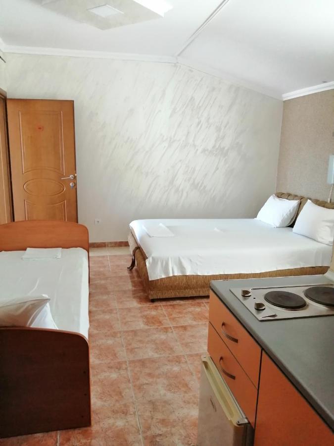 Apartmani In Budva Buitenkant foto